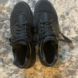 7y (8 Womens) Nike Huarache
